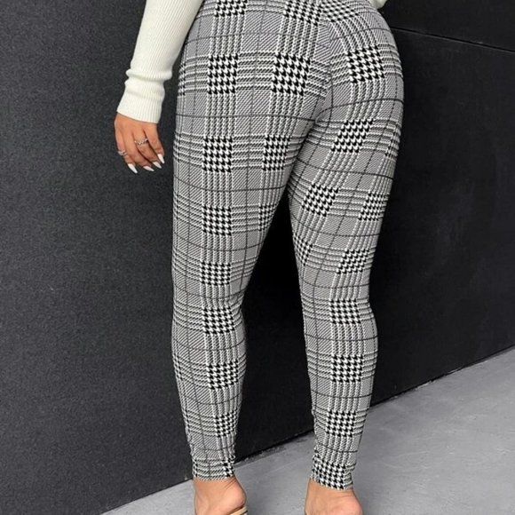 SHEIN Unity Plus Glen Plaid Leggings for Any Occasion - Picture 2 of 5